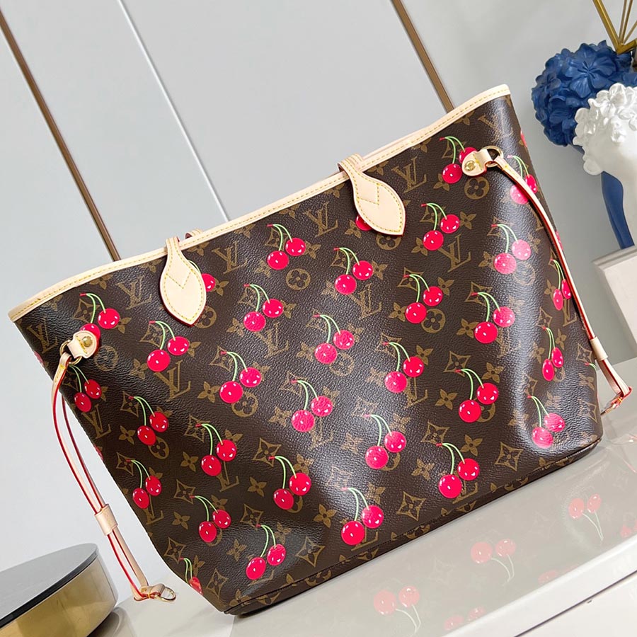 Louis Vuitton Neverfull  Monogram