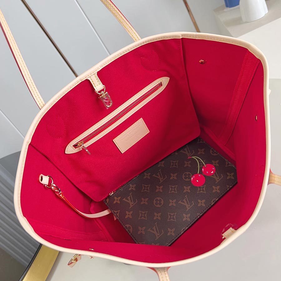 Louis Vuitton Neverfull  Monogram