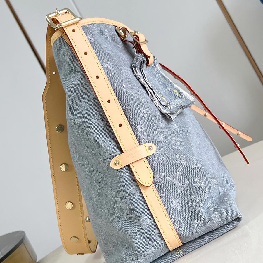 LOUIS VUITTON CarryAll Monogram Denim LOUIS VUITTON CarryAll Monogram Denim
