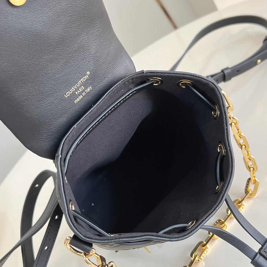 LOUIS VUITTON Coussin Backpack Monogram LOUIS VUITTON Coussin Backpack Monogram