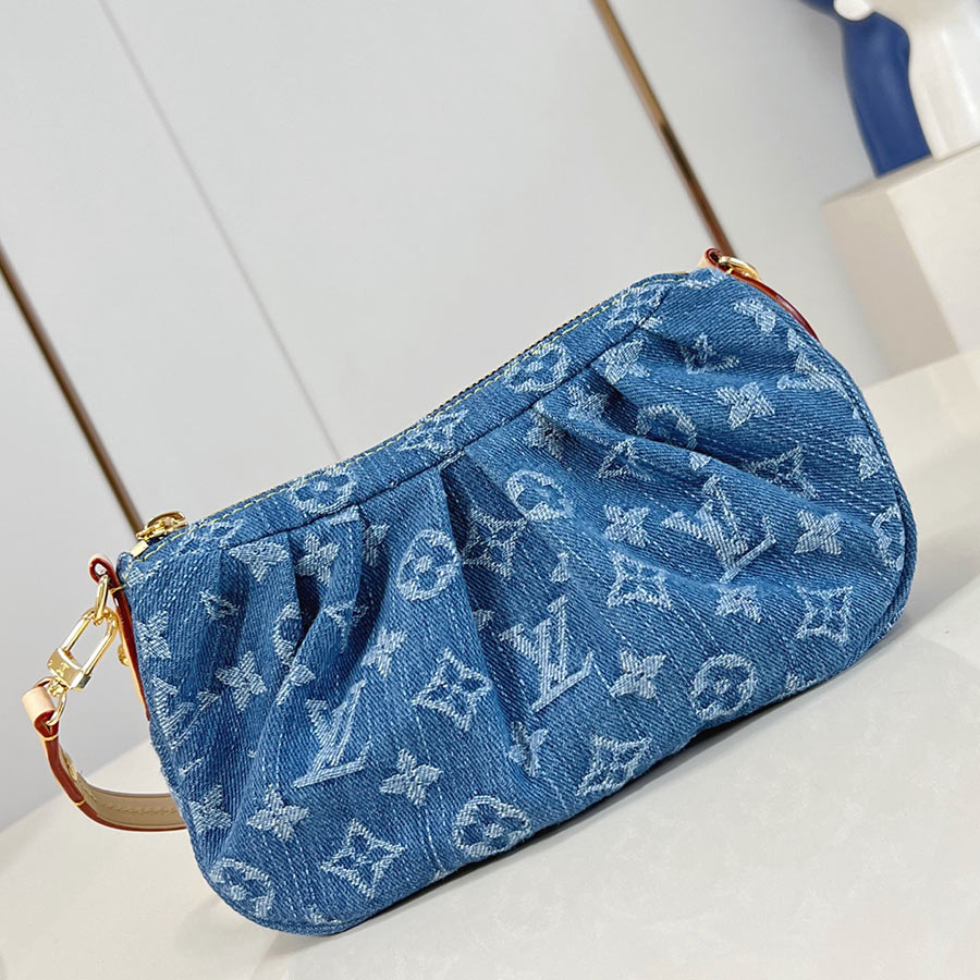 Louis Vuitton Pochette Valley Monogram