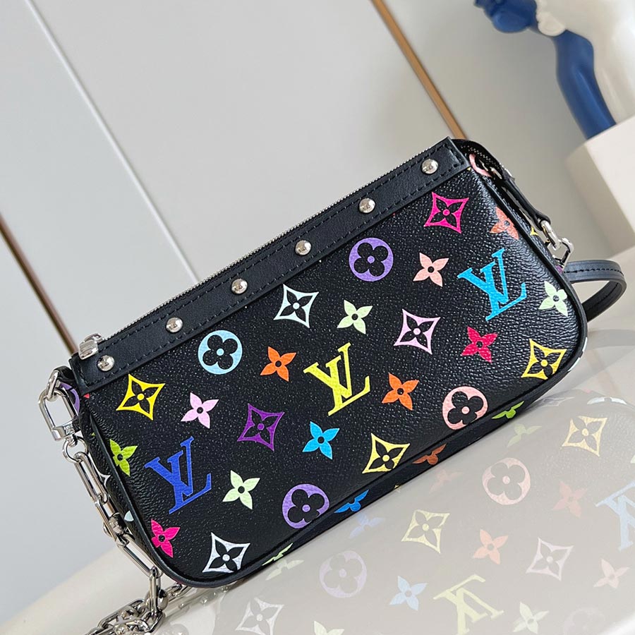 Louis Vuitton  Pochette Accessoires  Monogram