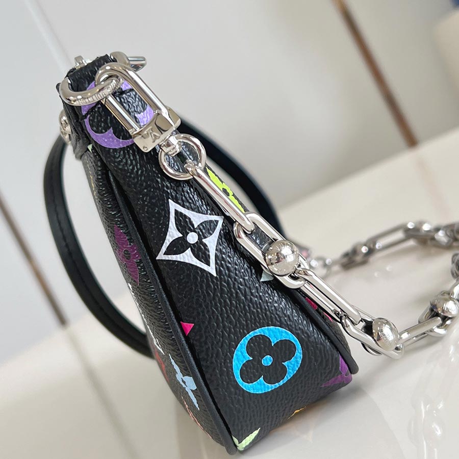 Louis Vuitton  Pochette Accessoires  Monogram