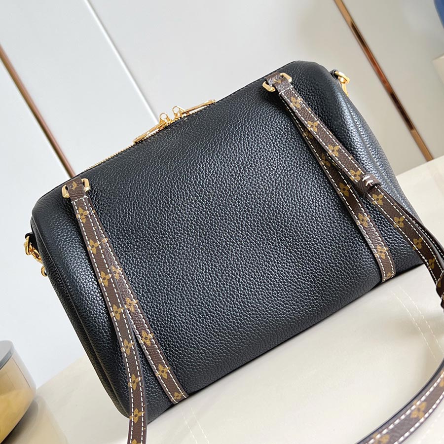 Louis Vuitton  Nicolas Ghesquière