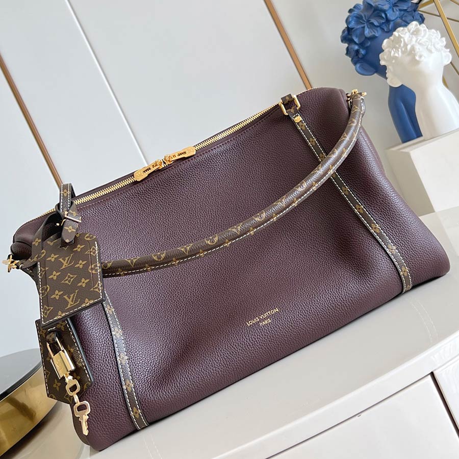 Louis Vuitton  Nicolas Ghesquière 