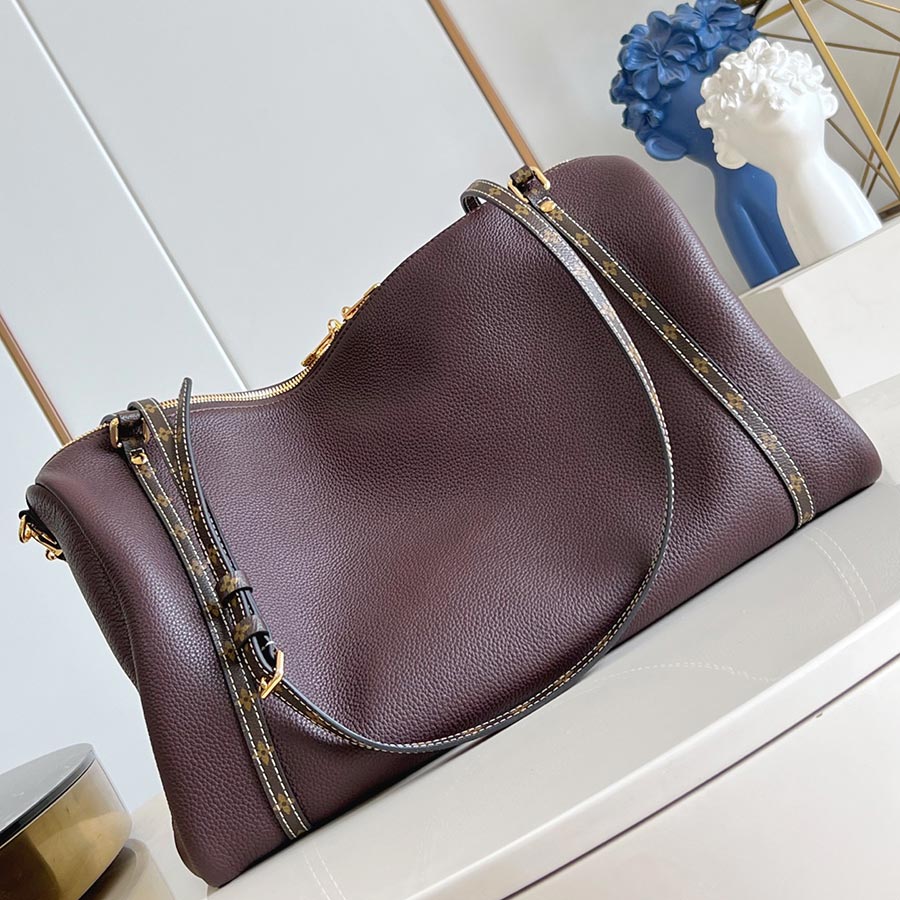 Louis Vuitton  Nicolas Ghesquière 