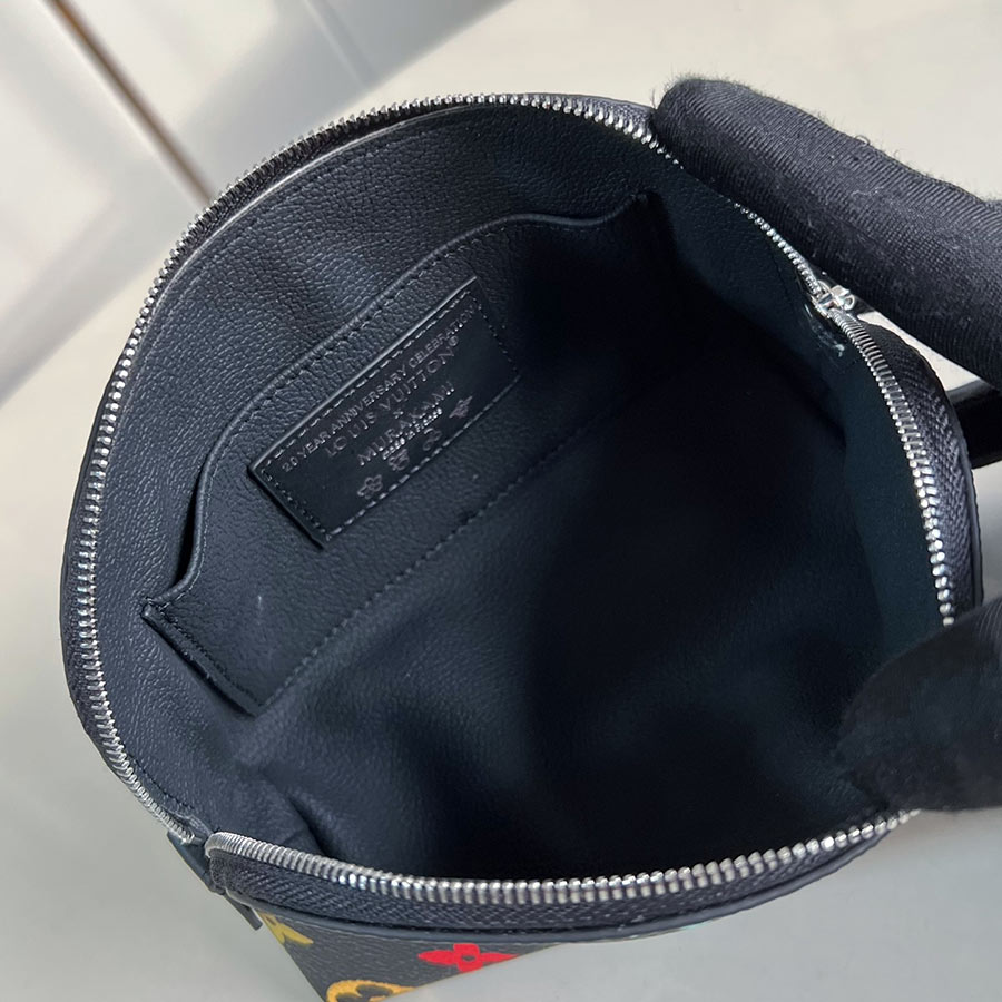 Louis Vuitton Pochette Cosmétique Louis Vuitton Pochette Cosmétique