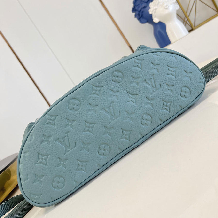 LOUIS VUITTON Christopher Taurillon LOUIS VUITTON Christopher Taurillon