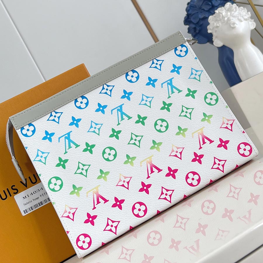 Louis Vuitton  Monogram Eclipse  Pochette Voyage 