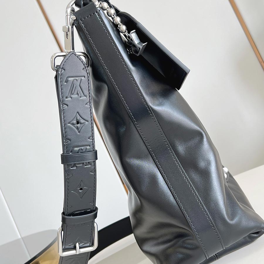 Louis Vuitton  Vagabond Hobo