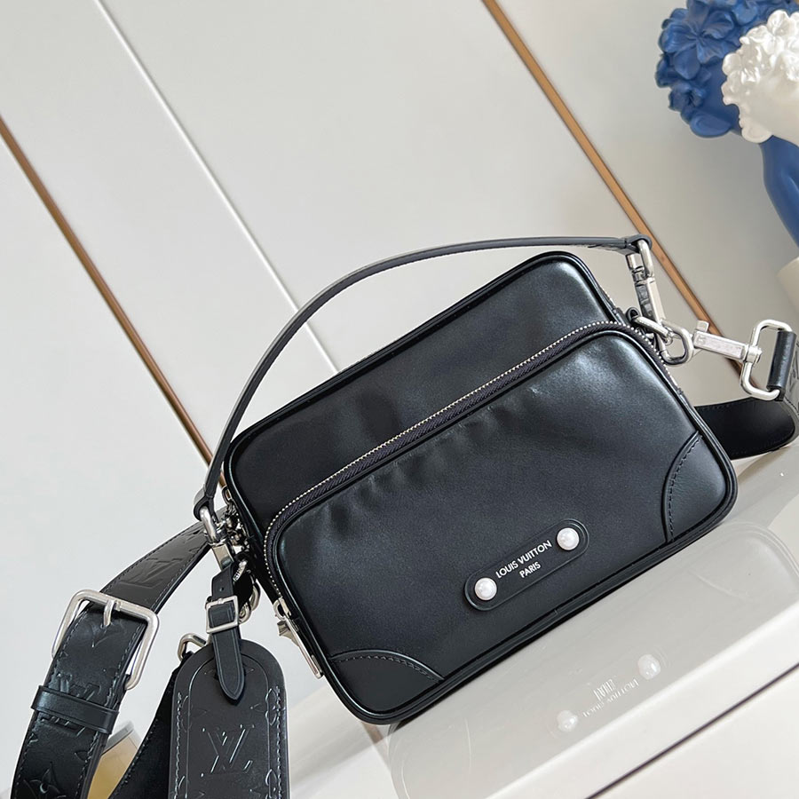 Louis Vuitton  Nil