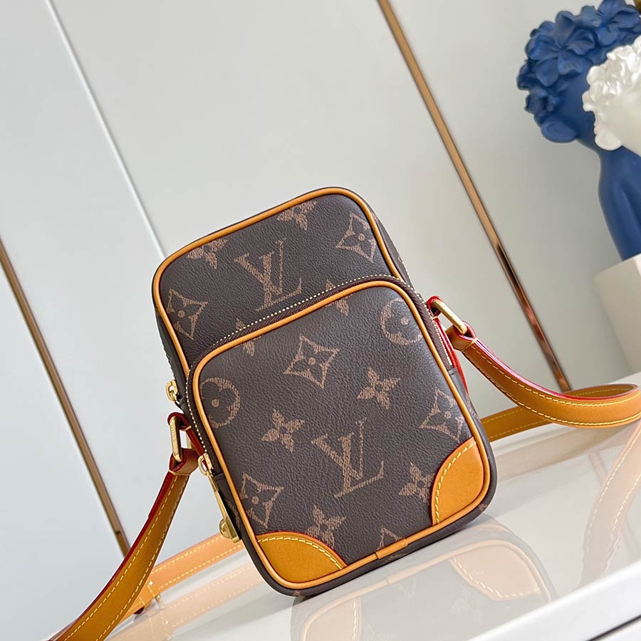 Louis Vuitton  Pharrell Williams Amazone