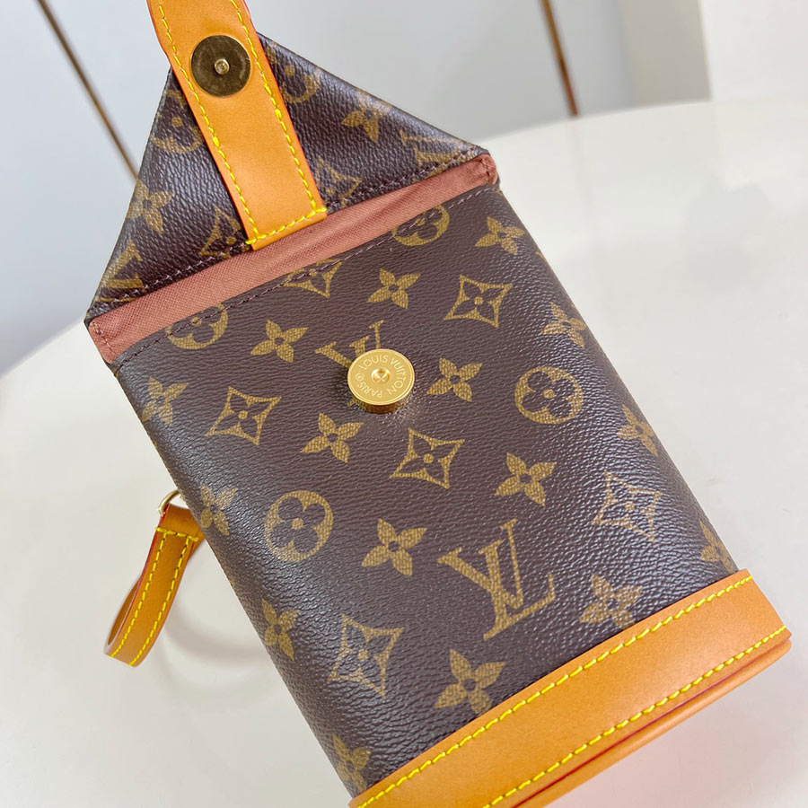 Louis Vuitton Envelope Pouch Monogram Louis Vuitton Envelope Pouch Monogram