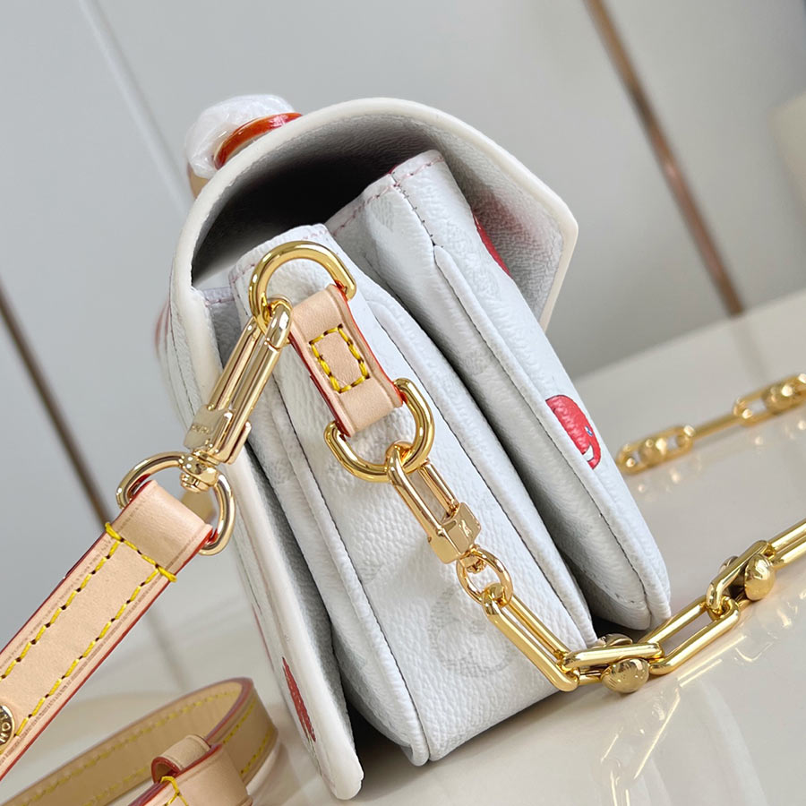 Louis Vuitton Pochette Métis East West