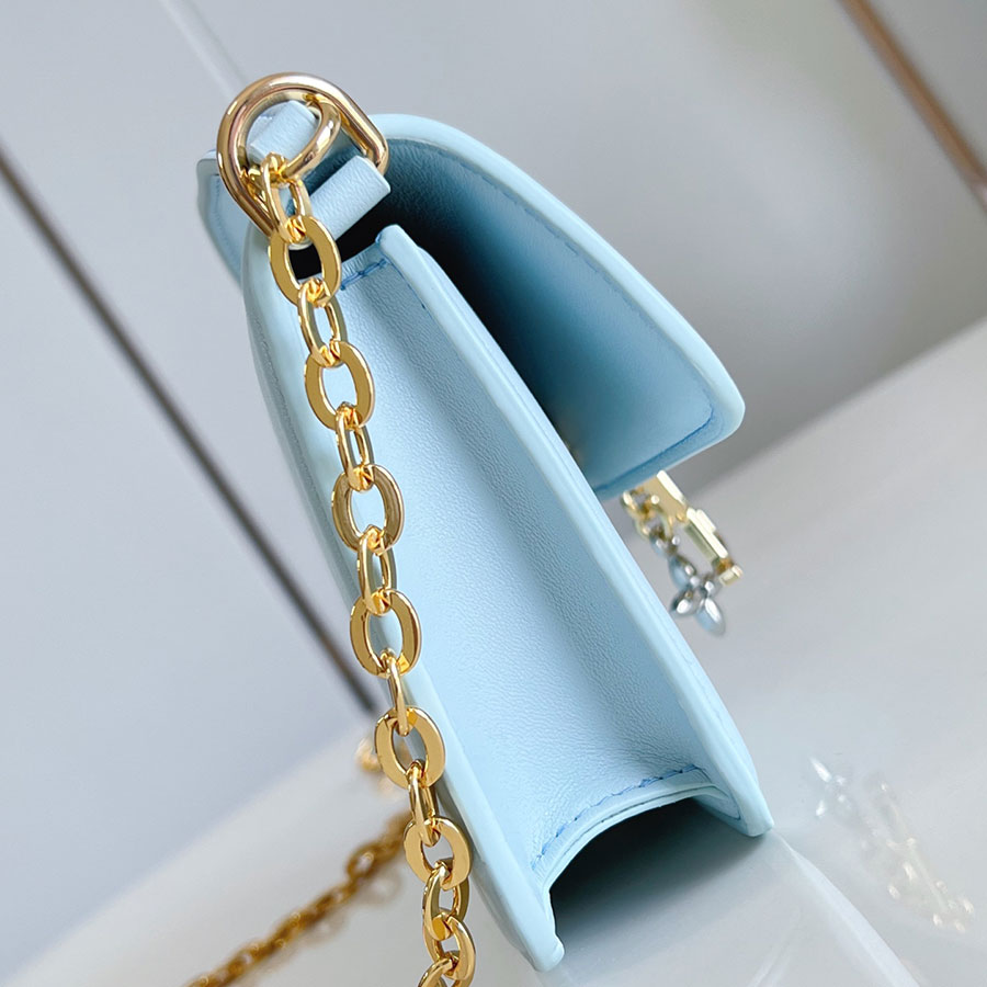 Louis Vuitton  Wallet On Chain LV Bloom