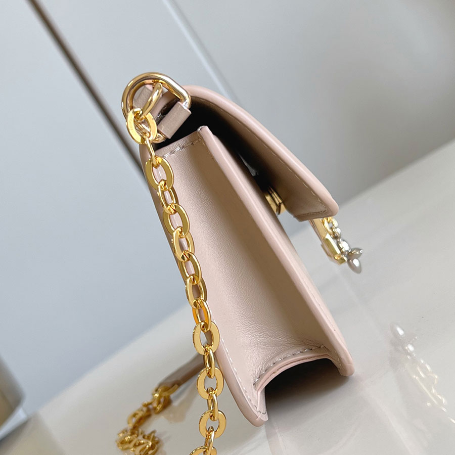 Louis Vuitton  Wallet On Chain   LV Bloom