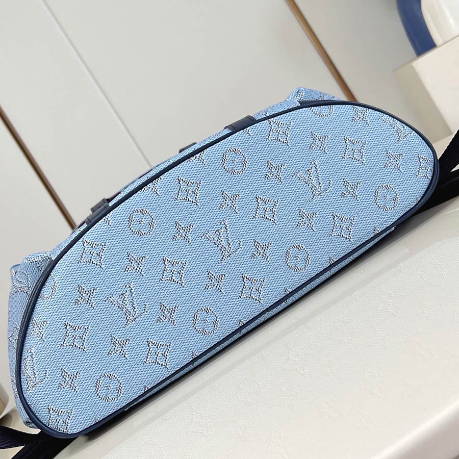 Louis Vuitton  Christopher Monogram Heritage
