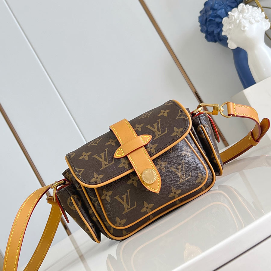 Louis Vuitton Cargo  Monogram Archive