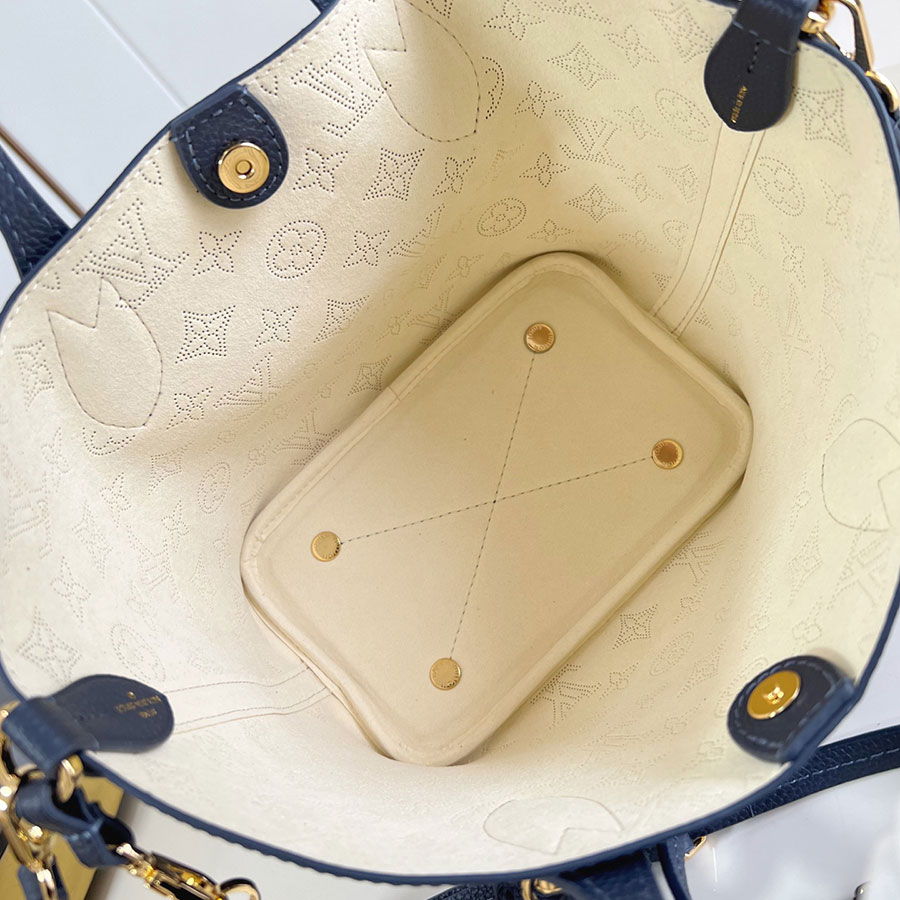 LOUIS VUITTON Blossom LOUIS VUITTON Blossom