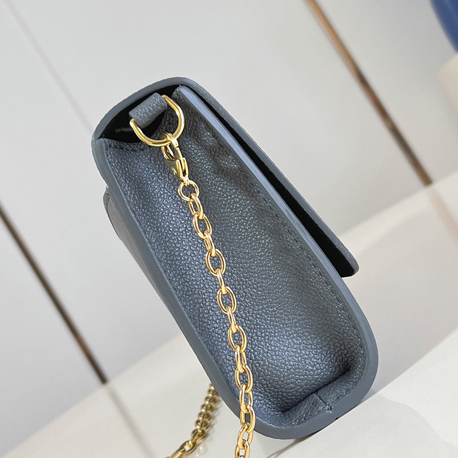 Louis Vuitton  Pochette Louise