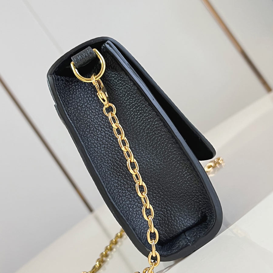 Louis Vuitton  Pochette Louise
