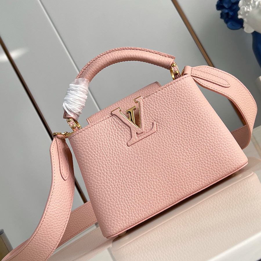 Louis Vuitton  Capucines Taurillon