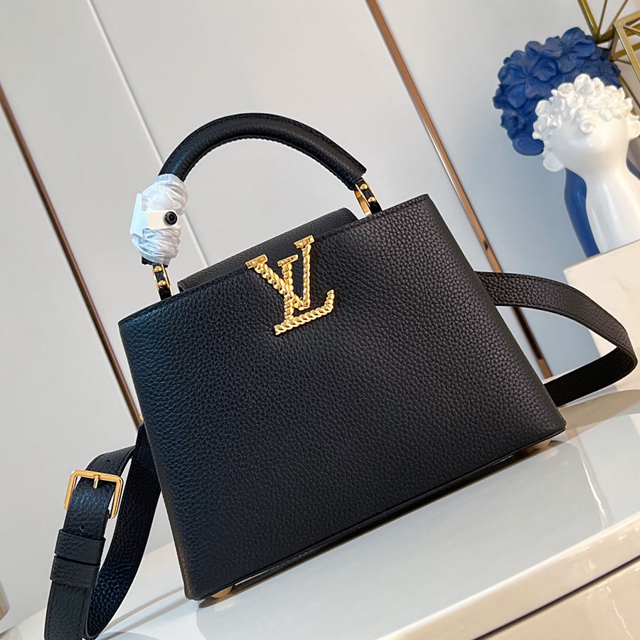 Louis Vuitton  Capucines Taurillon