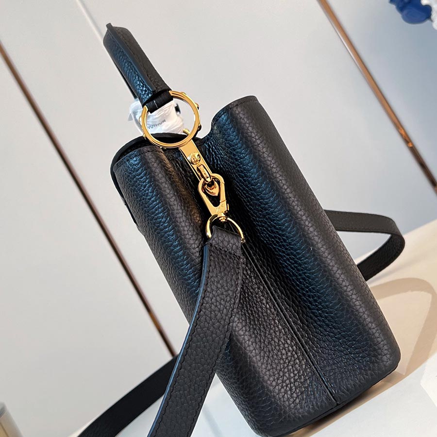 Louis Vuitton  Capucines Taurillon