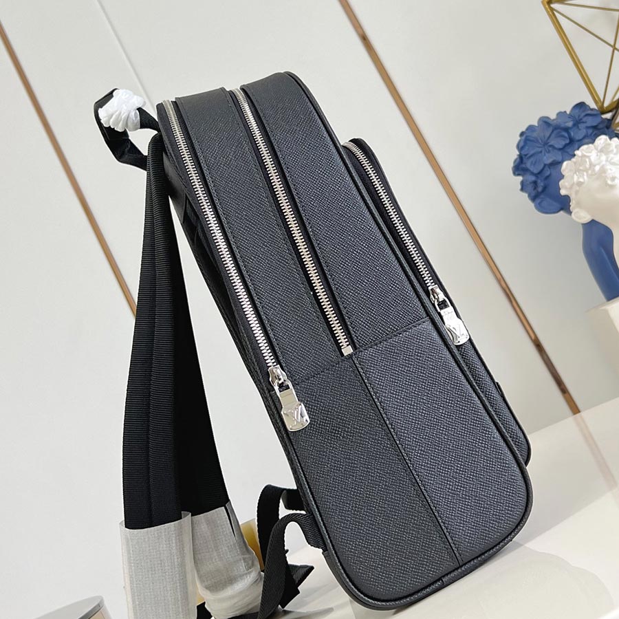 Louis Vuitton Adrian Taïga Louis Vuitton Adrian Taïga