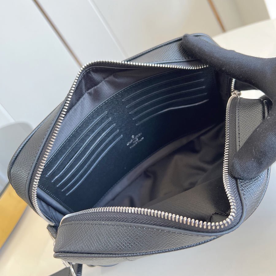 Louis Vuitton Pochette Kasai Louis Vuitton Pochette Kasai
