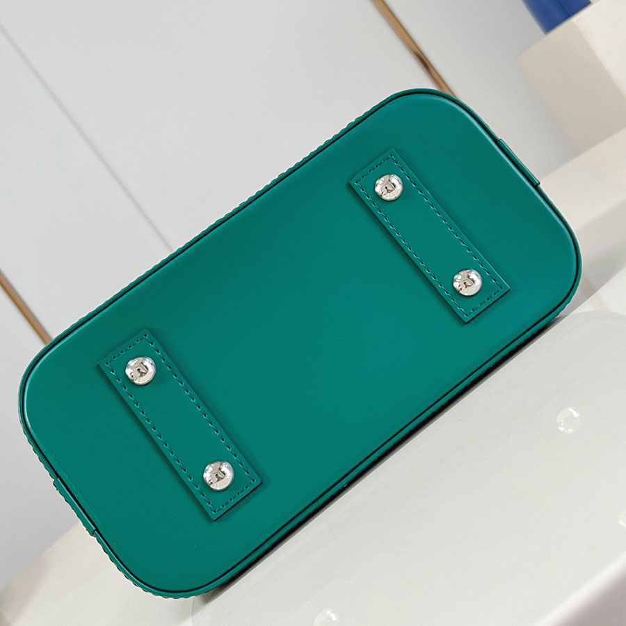 LOUIS VUITTON Alma BB Epi LOUIS VUITTON Alma BB Epi