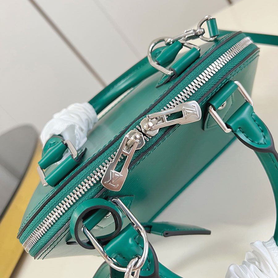 LOUIS VUITTON Alma BB Epi LOUIS VUITTON Alma BB Epi