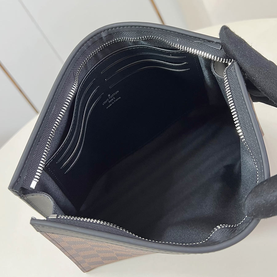 Louis Vuitton Pochette Voyage Damier Graphite Louis Vuitton Pochette Voyage Damier Graphite