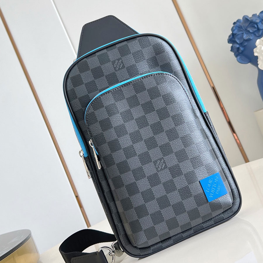 LOUIS VUITTON Avenue Damier Graphite