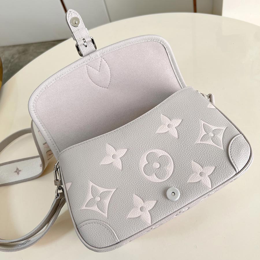 Louis Vuitton Diane Monogram Empreinte Louis Vuitton Diane Monogram Empreinte