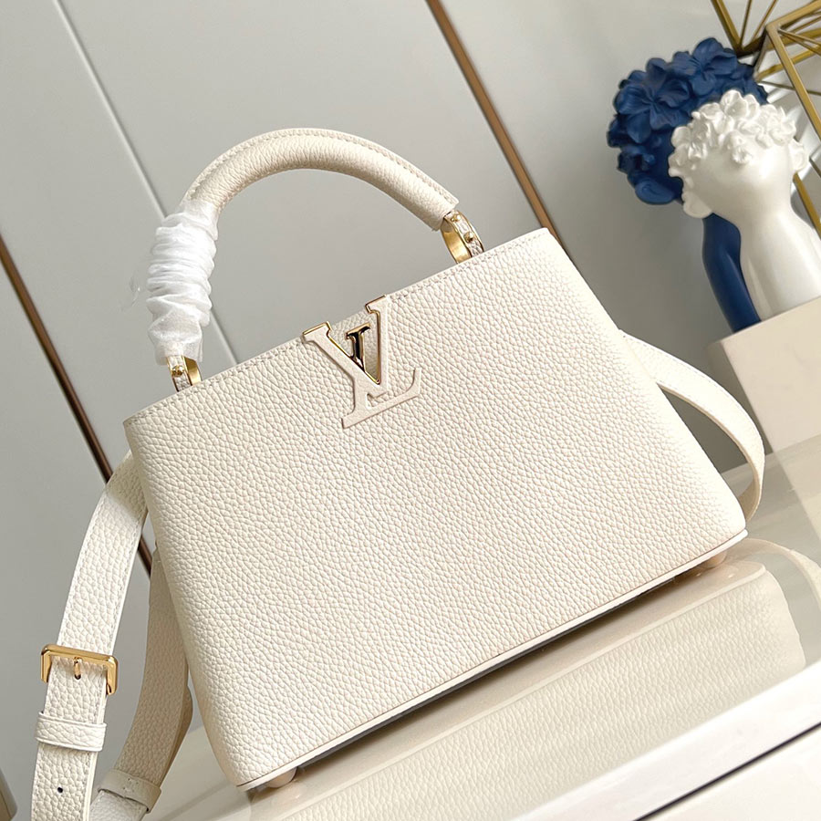 Louis Vuitton  Capucines Taurillon