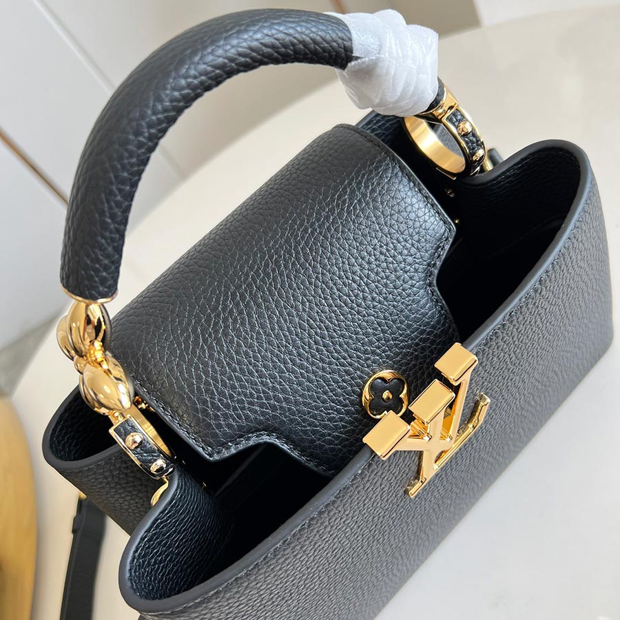 Louis Vuitton  Capucines  Taurillon Capucines