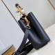 Louis Vuitton  Capucines  Taurillon Capucines