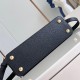 Louis Vuitton  Capucines  Taurillon Capucines