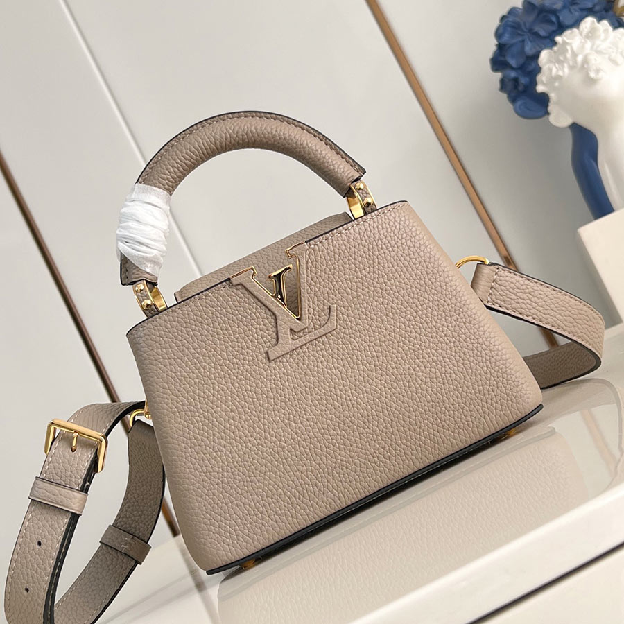 Louis Vuitton  Capucines Taurillon
