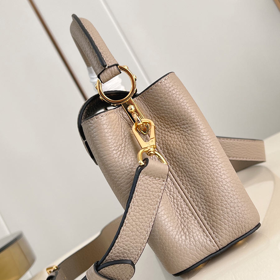 Louis Vuitton  Capucines Taurillon