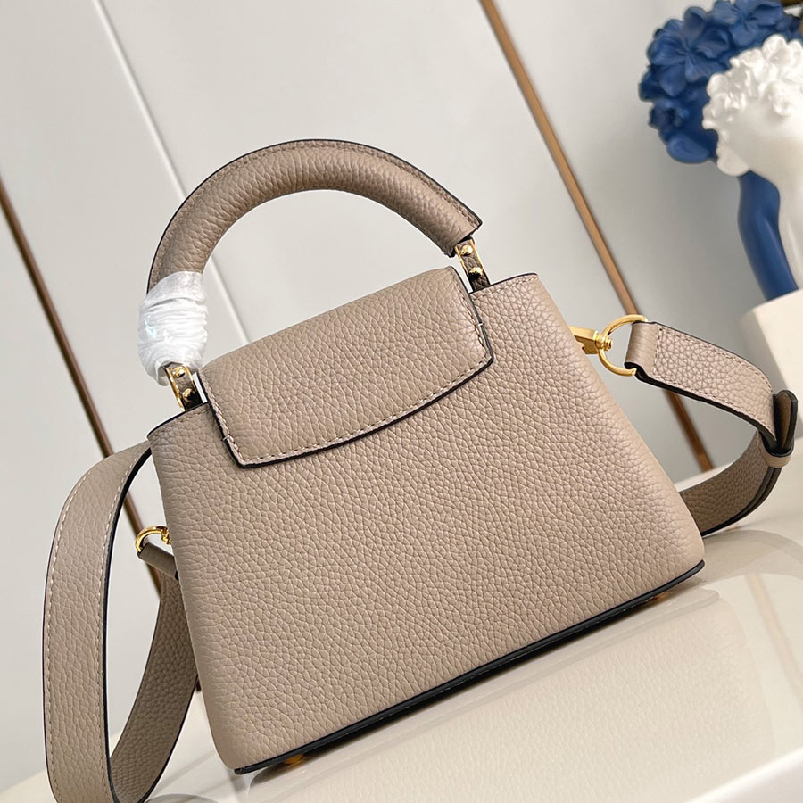 Louis Vuitton  Capucines Taurillon
