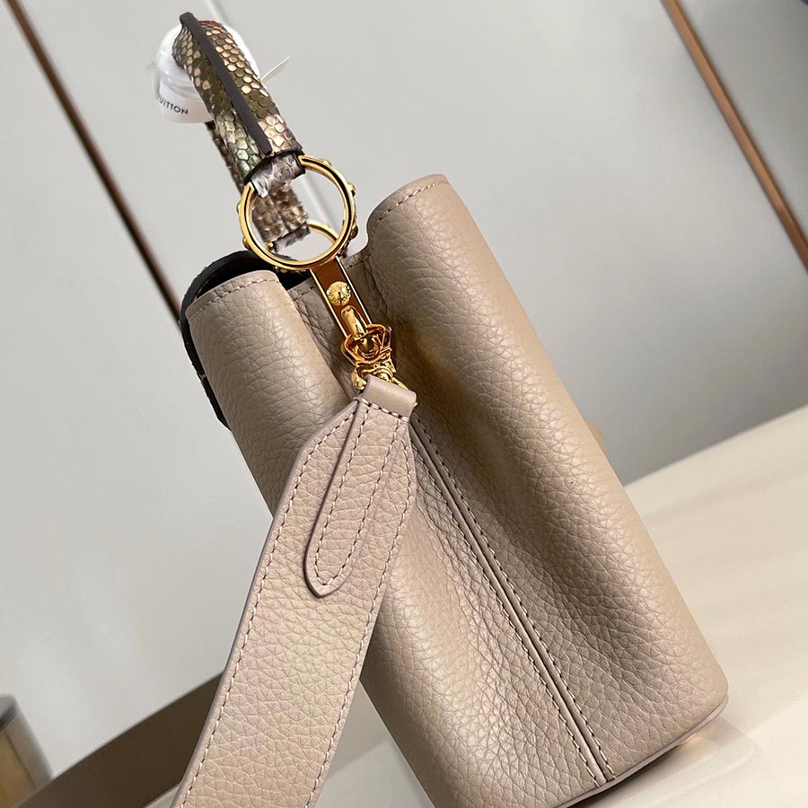Louis Vuitton Capucines  Taurillon