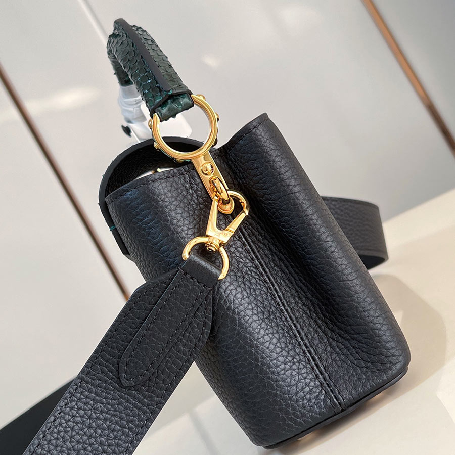 Louis Vuitton Capucines Taurillon