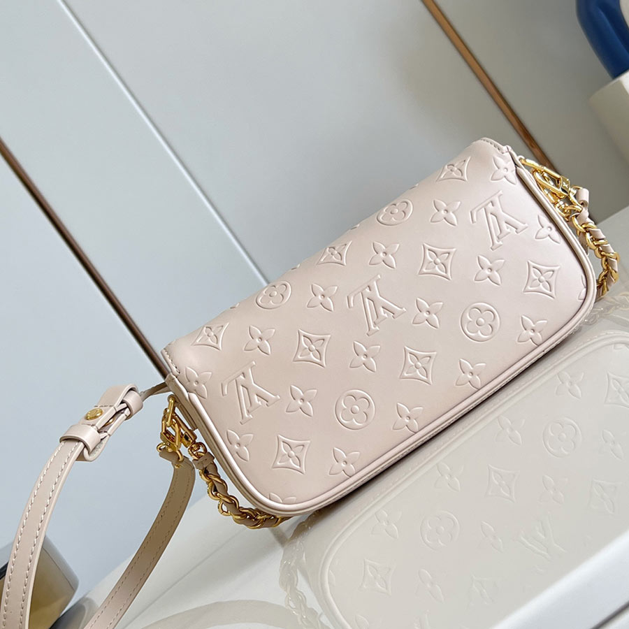 Louis Vuitton Wallet On Chain Ivy Nicolas Ghesquière Louis Vuitton Wallet On Chain Ivy Nicolas Ghesquière
