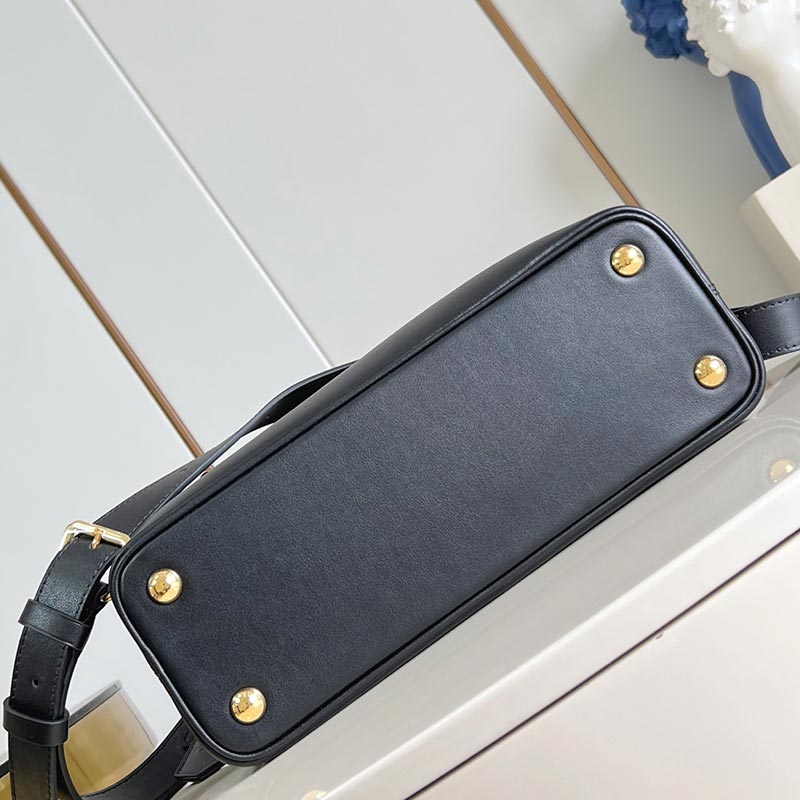 Louis Vuitton Capucines Souple