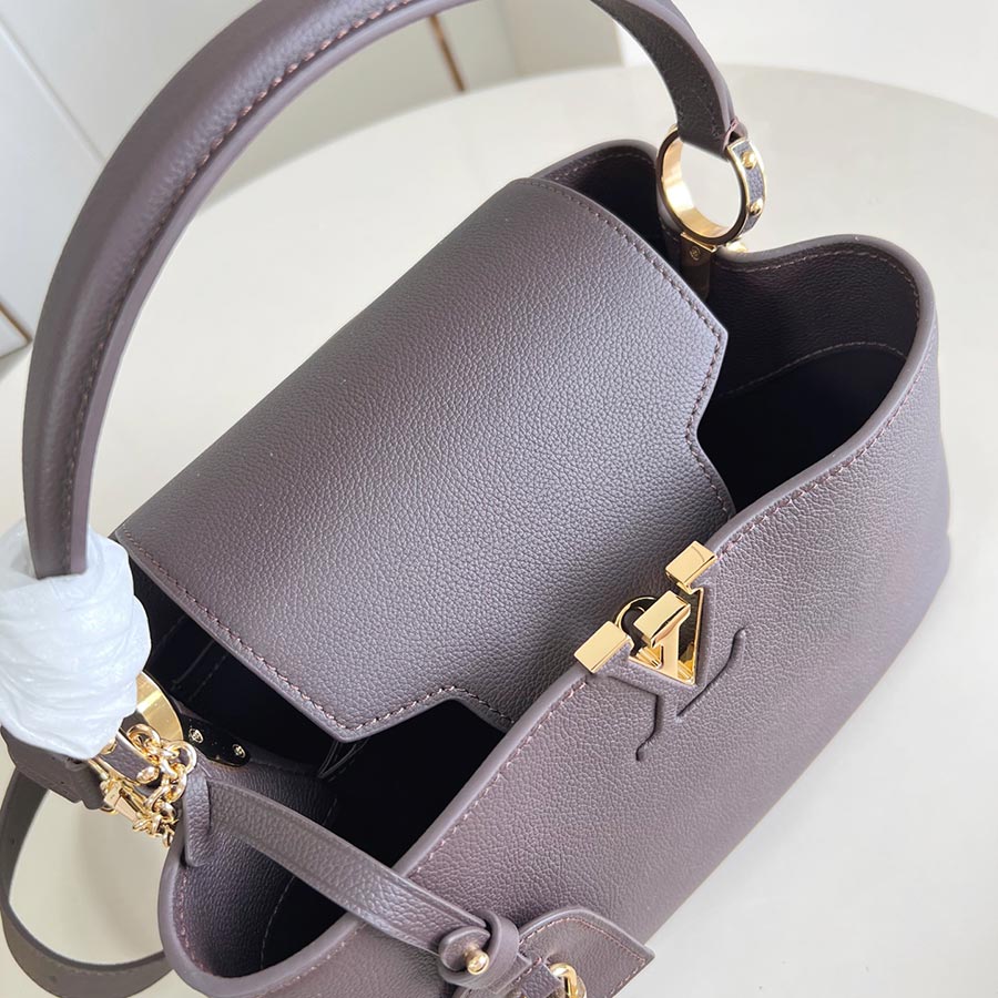 Louis Vuitton Capucines Souple
