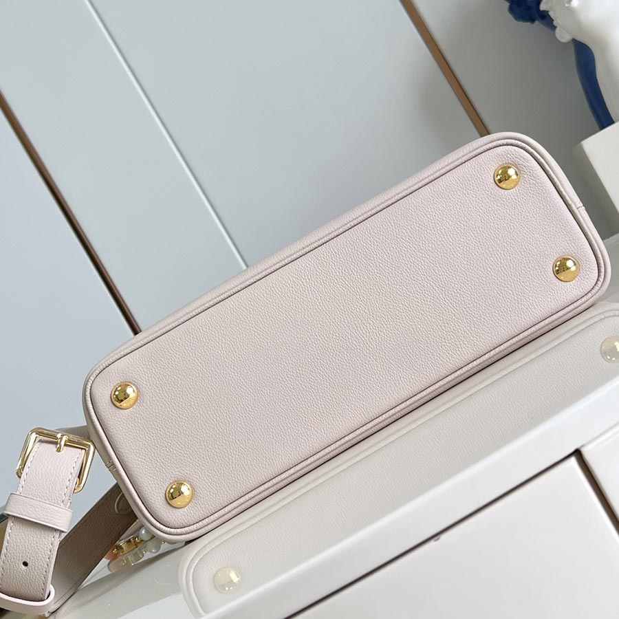 Louis Vuitton Capucines Souple