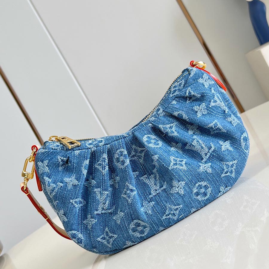 Louis Vuitton Pochette Valley Monogram