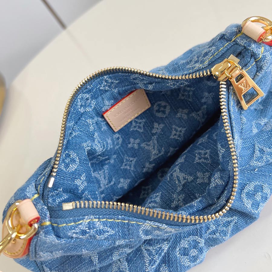 Louis Vuitton Pochette Valley Monogram